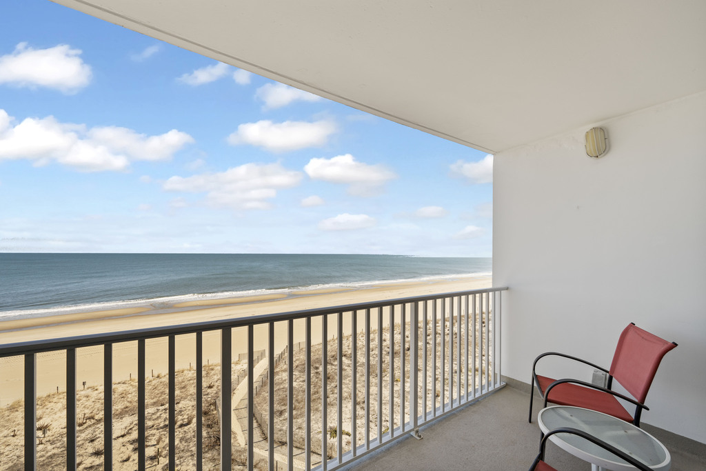 There's no limit to the beauty you will see at Sea Gate 608!