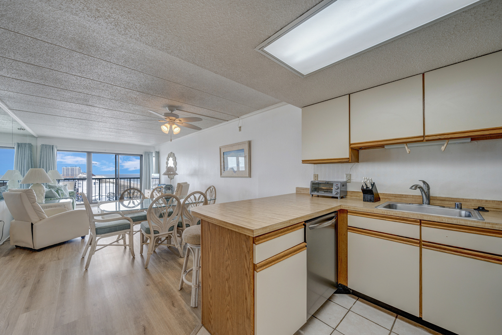 Be apart of the conversation with this wide open floor plan from the kitchen to the living room