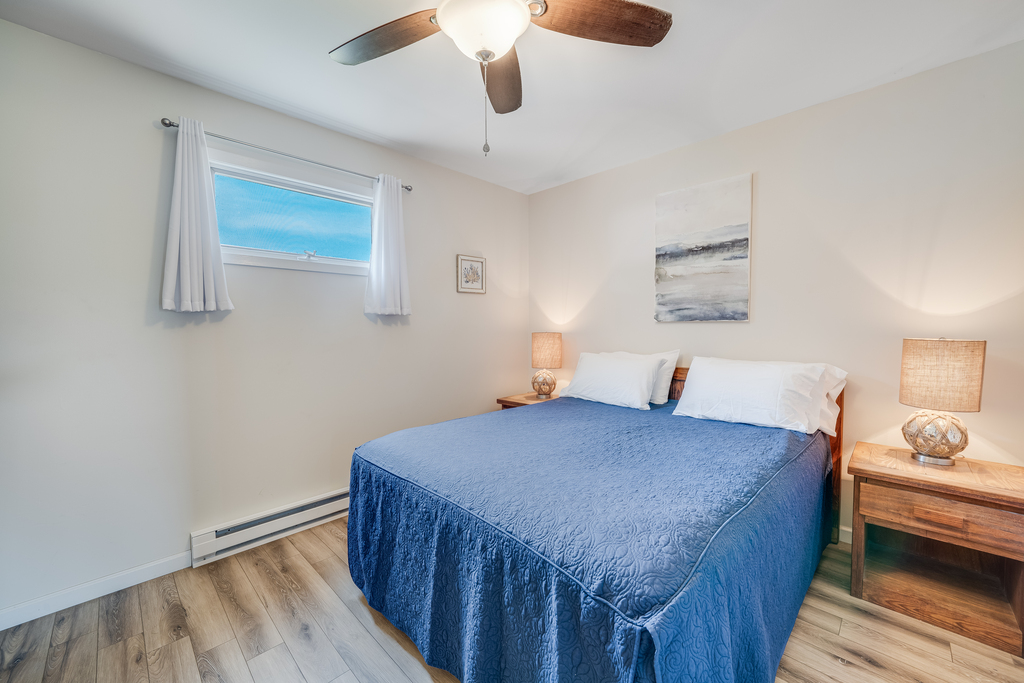 Private Bedroom with Queen Bed.