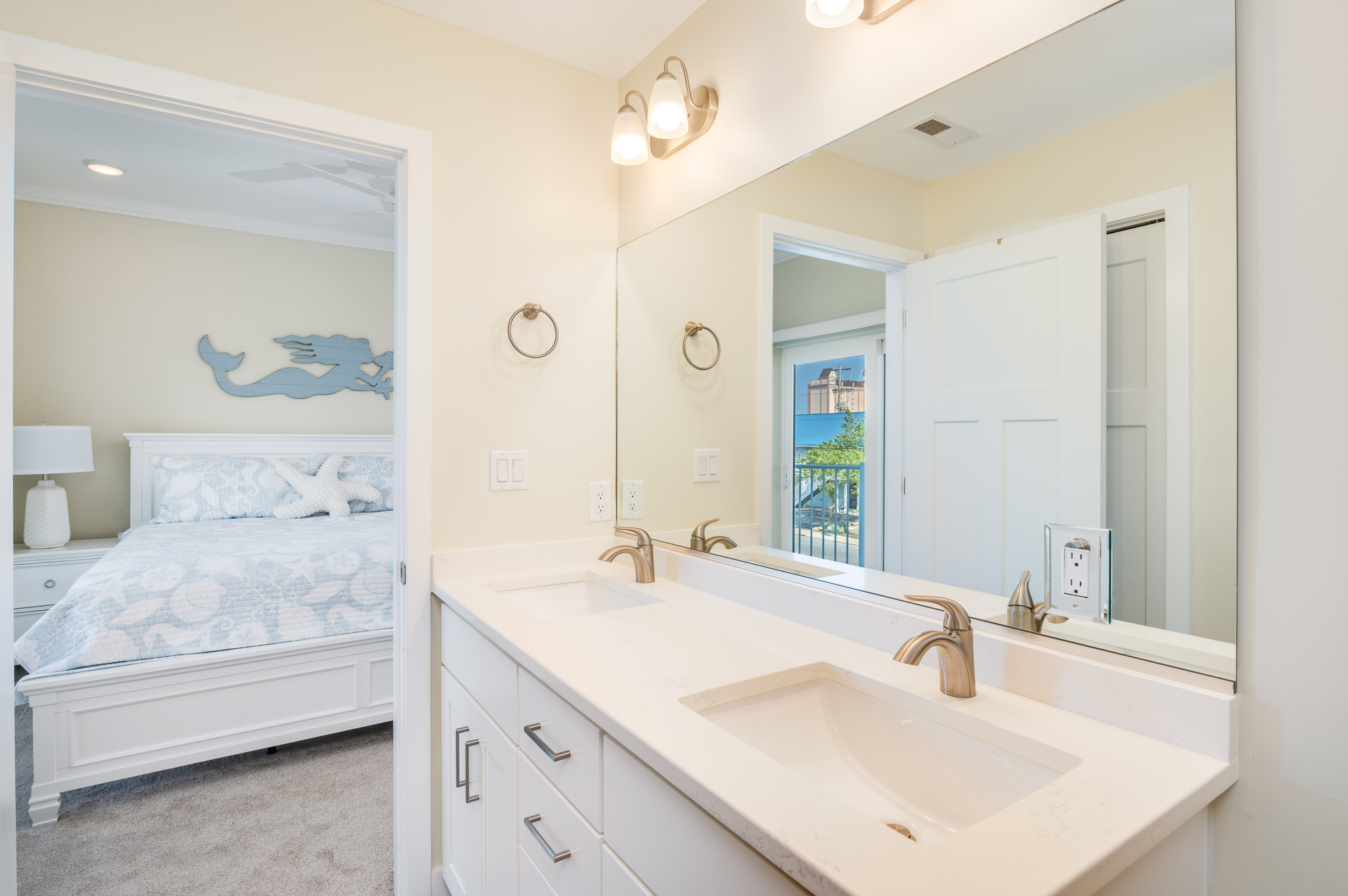 Full Bathroom attached from the 2nd Bedroom