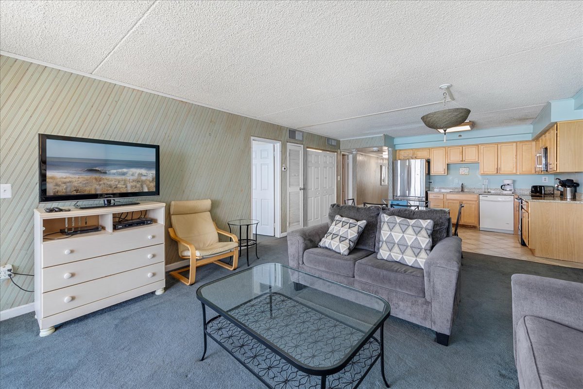 Sink into the Cozy Sofa while you enjoy the AC, Free Wi-Fi and Flat Screen TV!