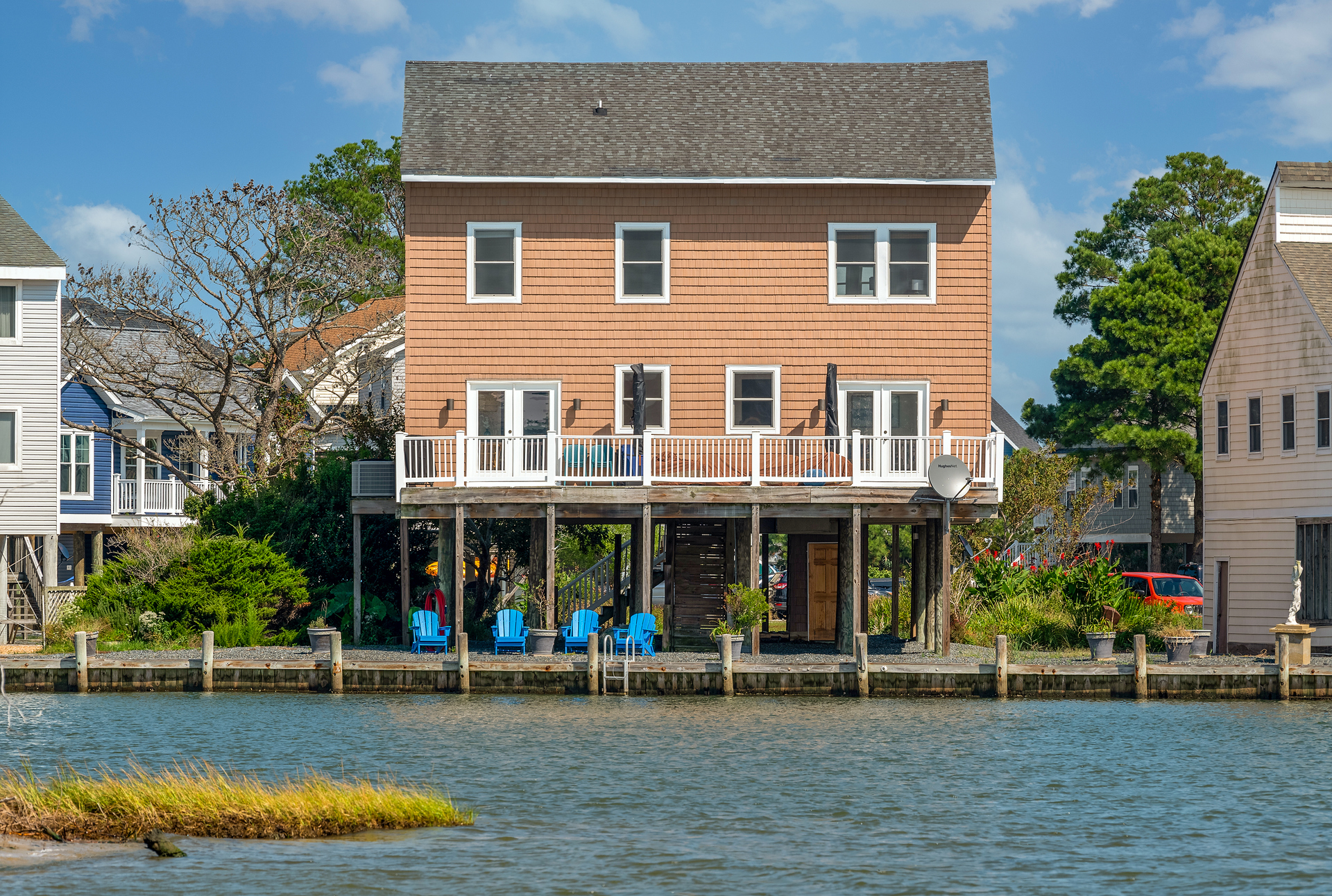 Welcome to fabulous 'Off the Record' in Captain's Cove Golf and Yacht Club!