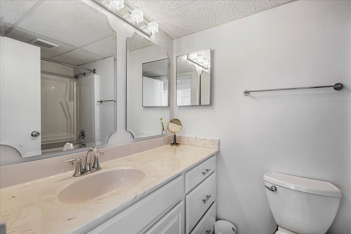 The Attached Primary Bath offers a Shower/Tub Combo.