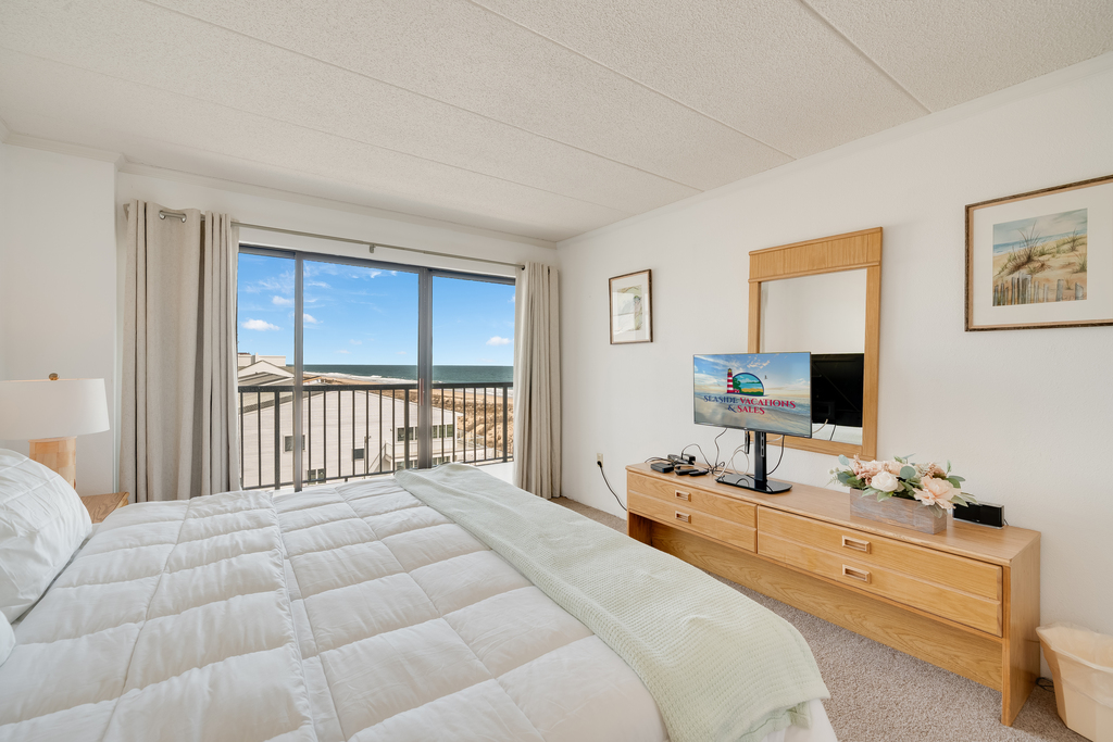 Sink into bed and catch up on your favorite shows on the Flat Screen TV !