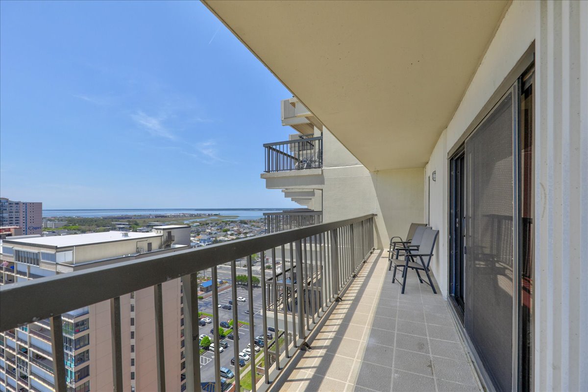Sweeping Views of the Ocean & Bay throughout your Balcony!