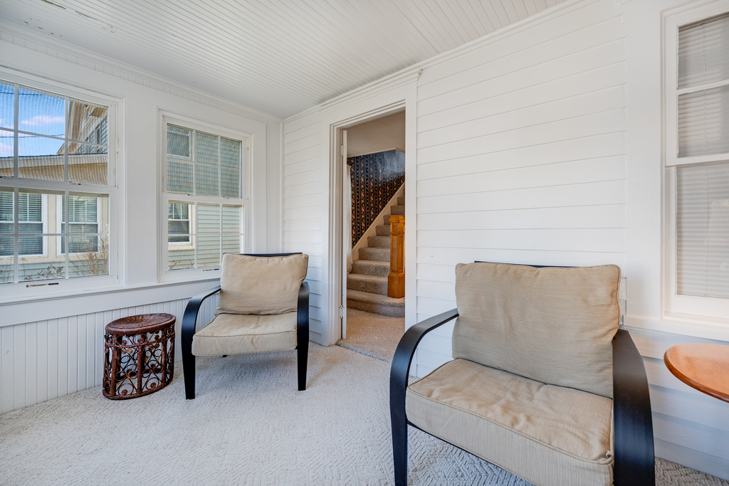 Facing Willow Street, you can sip coffee and watch our sleepy Island come to life each morning.