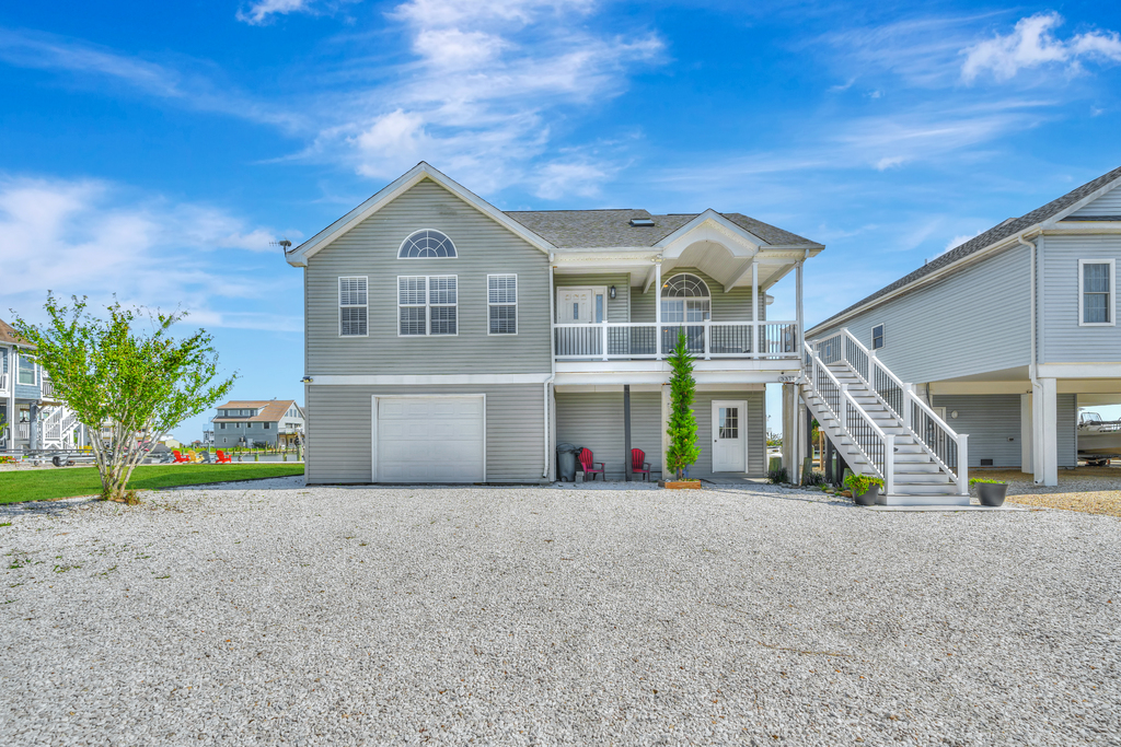 Plenty of parking for cars and boat trailer.