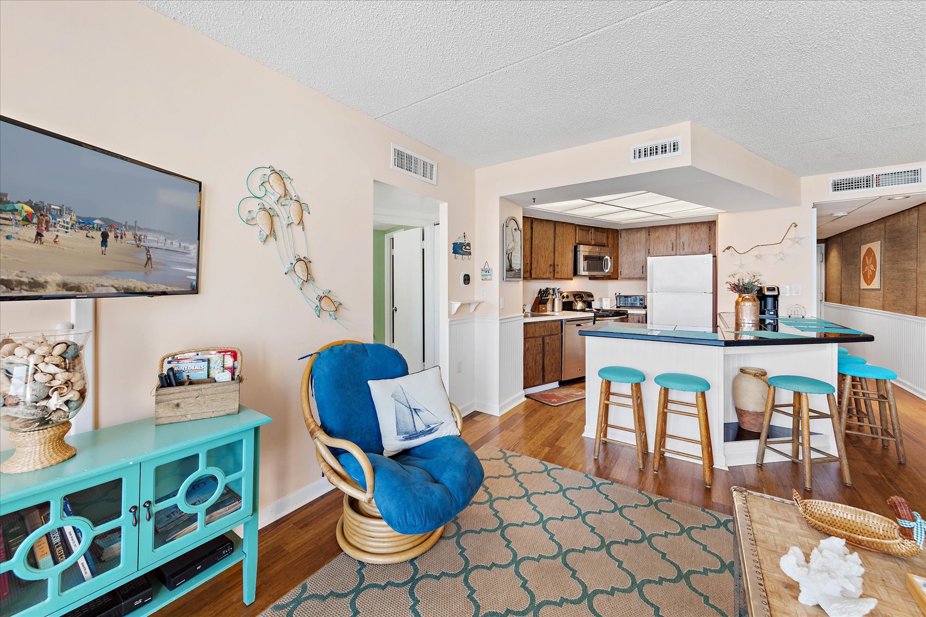 Sink into cozy living area and reminisce on your favorite Family Vacation memories!