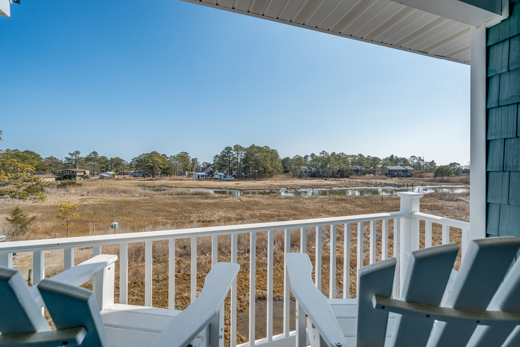 Calm Tide has stunning Views in both directions - the Bay in the front, and the Marsh in the back!