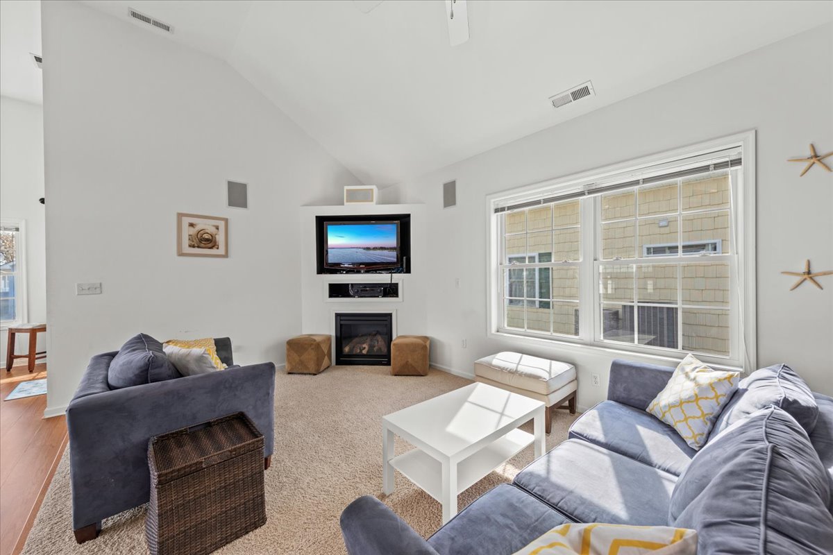 With Nautical Tones throughout, you'll always feel as though you're on Beach Time.