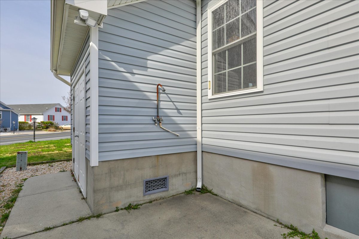Rinse off the Sand with the Outdoor Shower area.