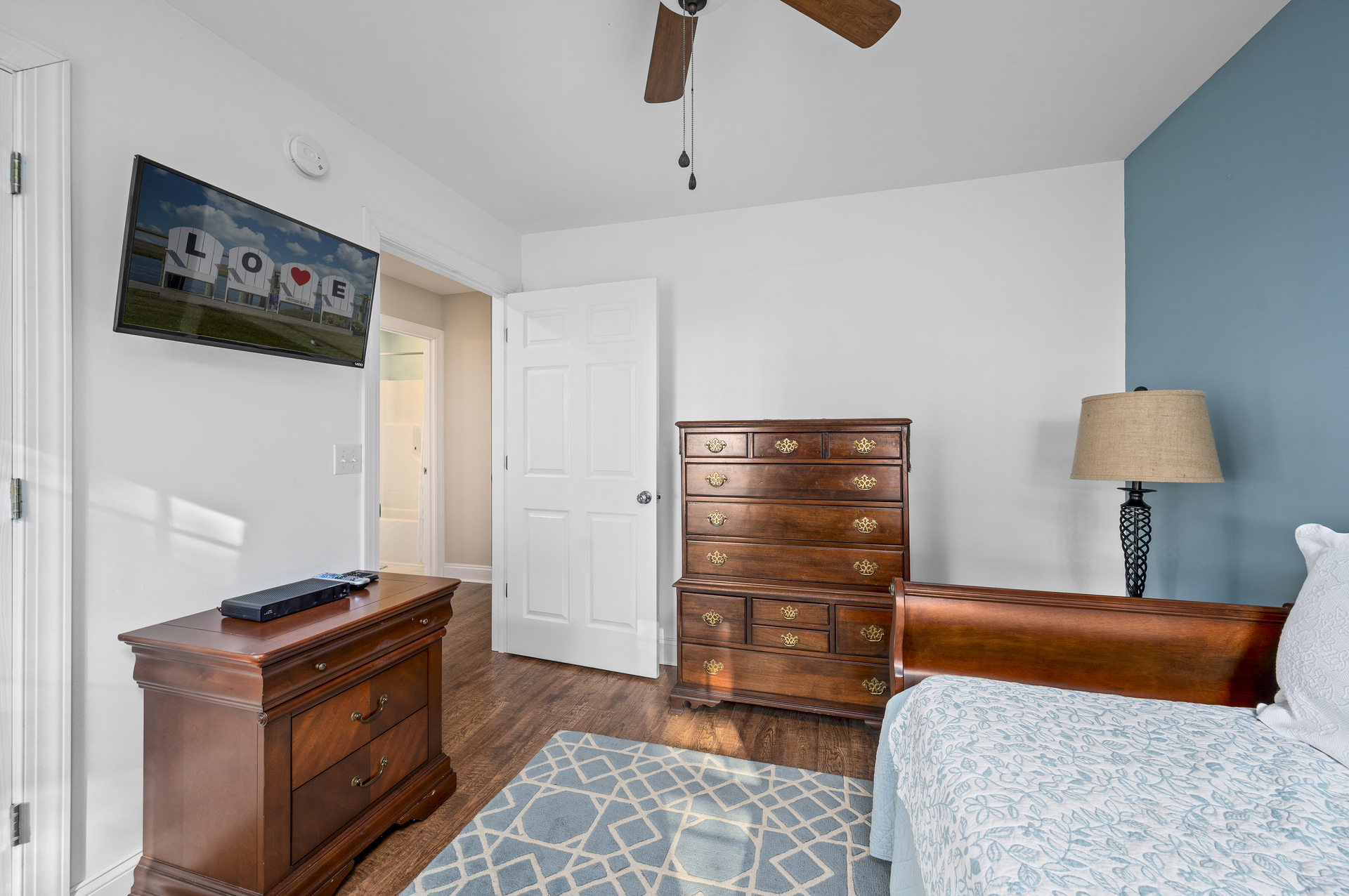 Bedroom 4 also has a Flat Screen TV.