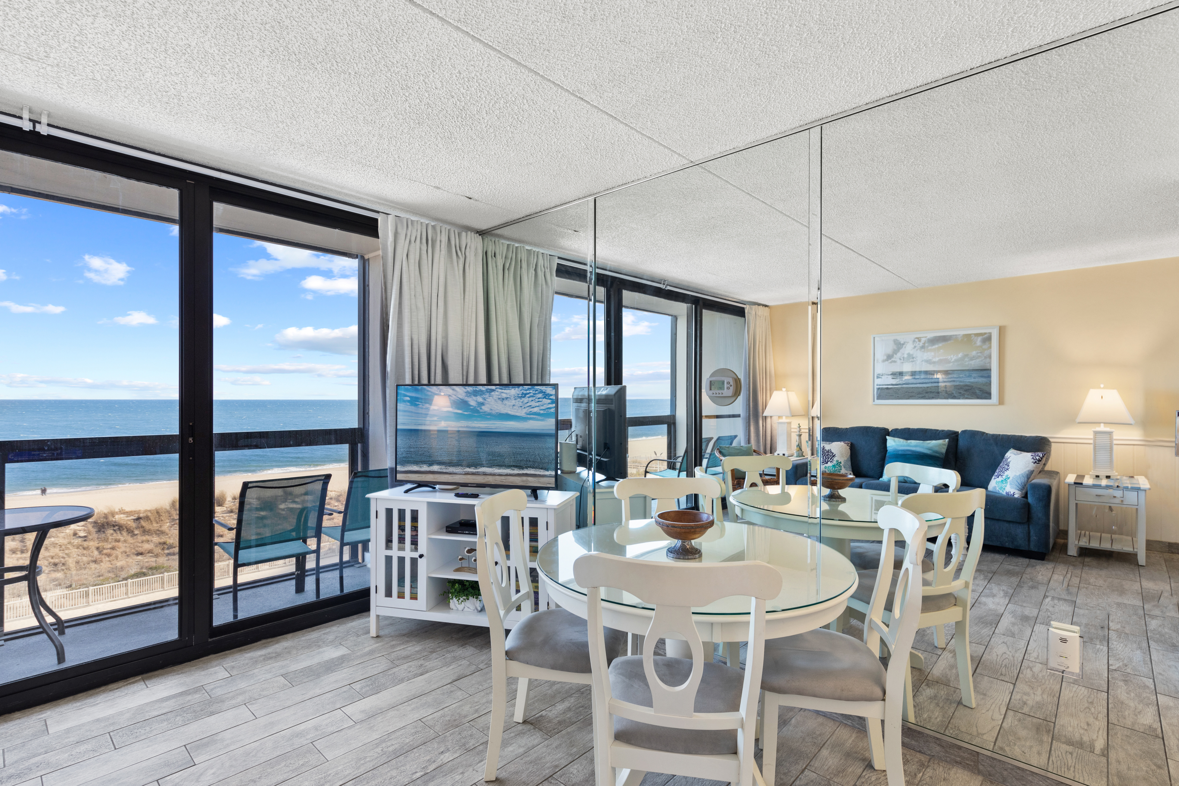 Enjoy the Central AC, Free Wi-Fi and Flat Screen TV.