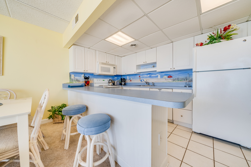 Grab a quick bite to eat at the Breakfast Bar!