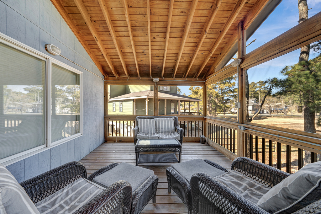 What a wonderful place to begin and end each sweet Vacation day.