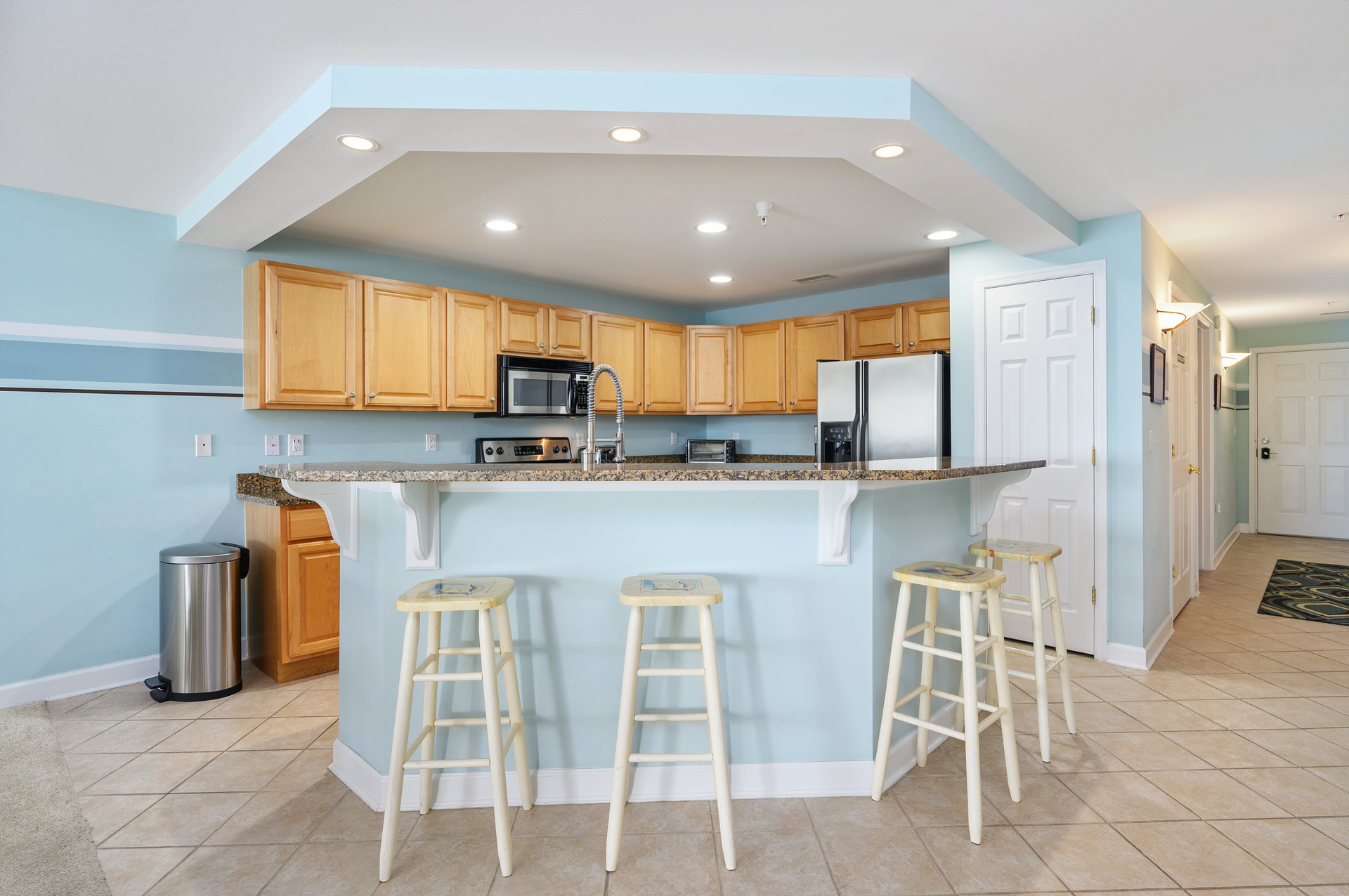 The Breakfast Bar is the perfect space to grab a quick bite to eat before heading out for your next adventure!