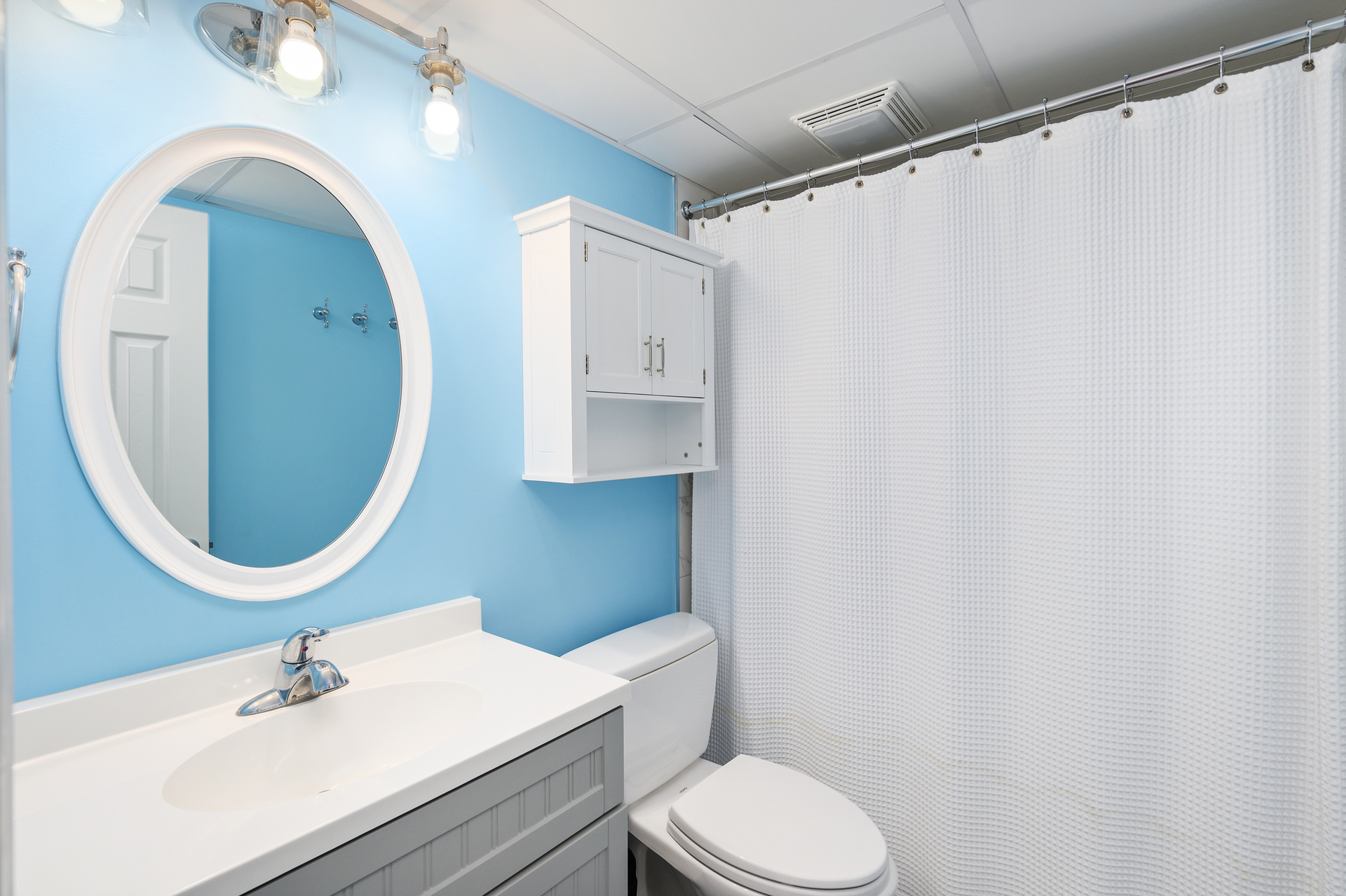 A second Full Bathroom with Tub/Shower Combo conveniently located off Living Area.