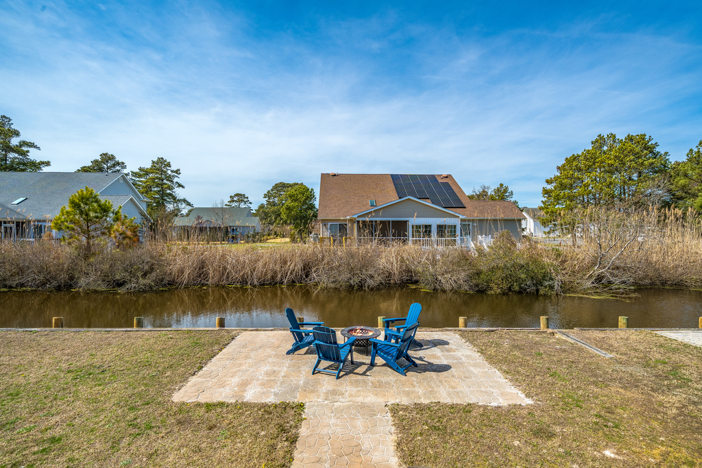 Wonderful Waterfront Patio