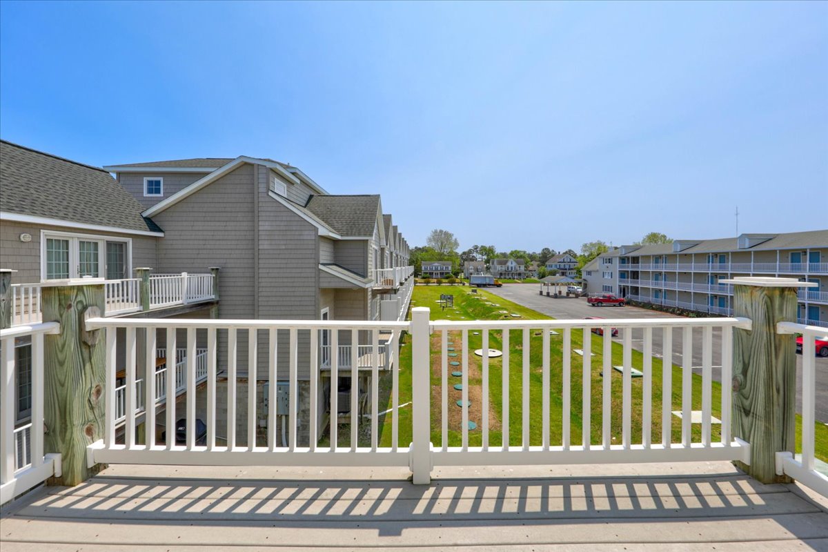 Great Views from multiple Decks.