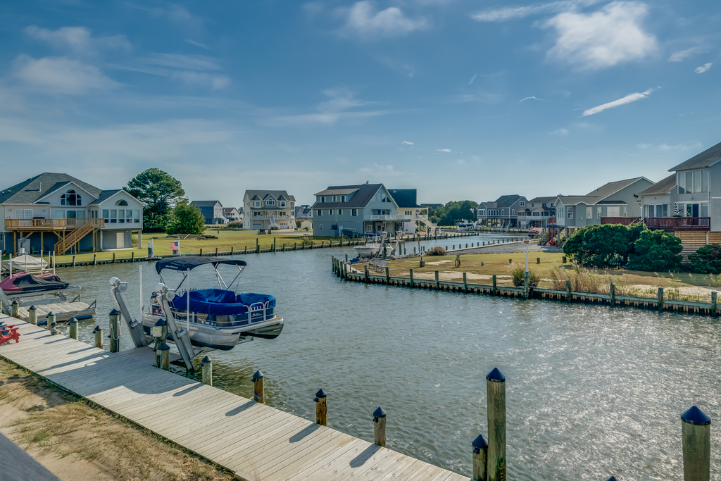 Bring the Boat, Paddle Boards - all the Water Toys!