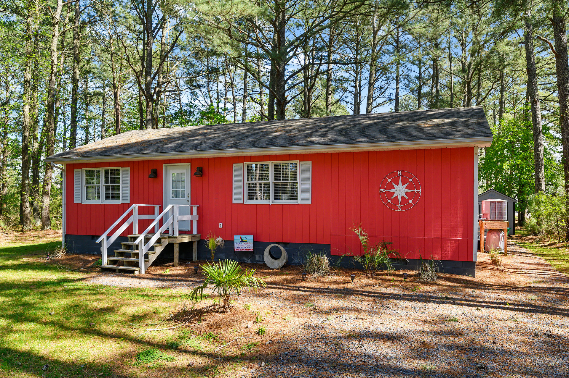 Piney Island has a Natural Kayak Launch just down the street.