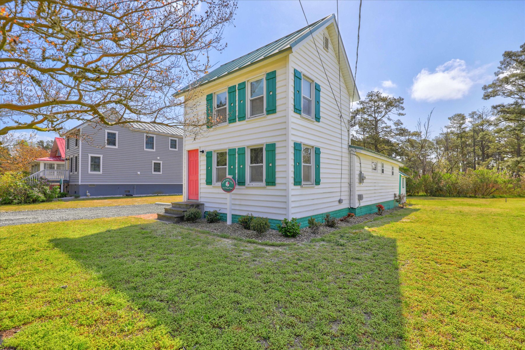 This darling home is both adorable AND affordable.