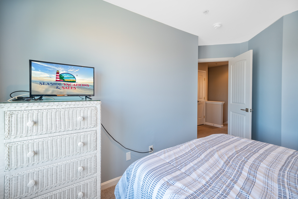 Plenty of closet space to unpack and relax!