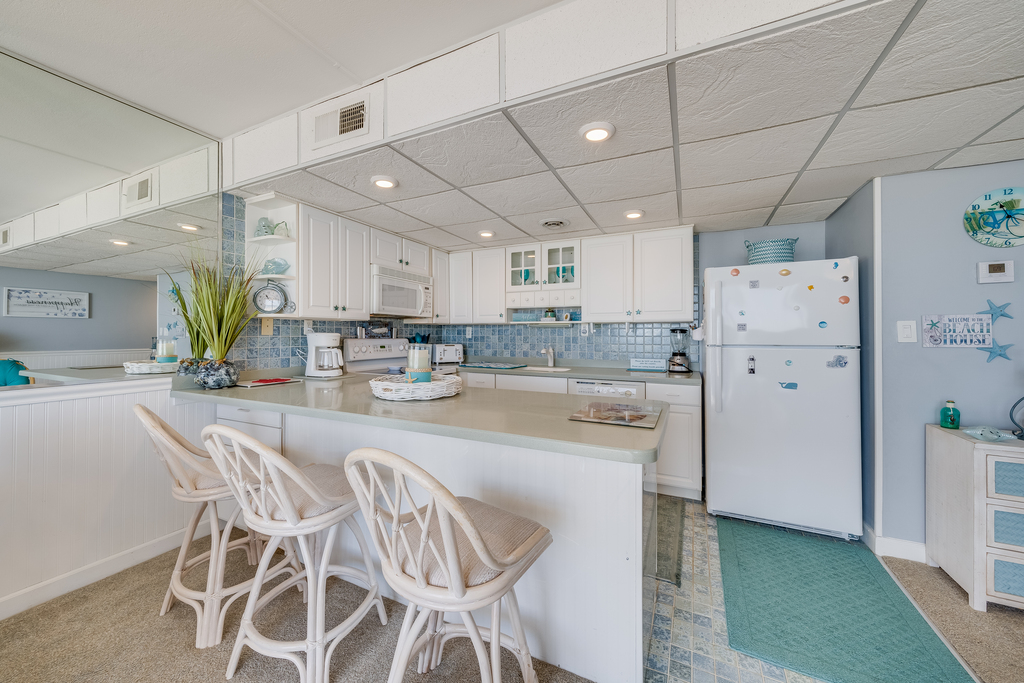 Grab a Quick Bite to eat Before hitting the Beach at the Breakfast Bar!