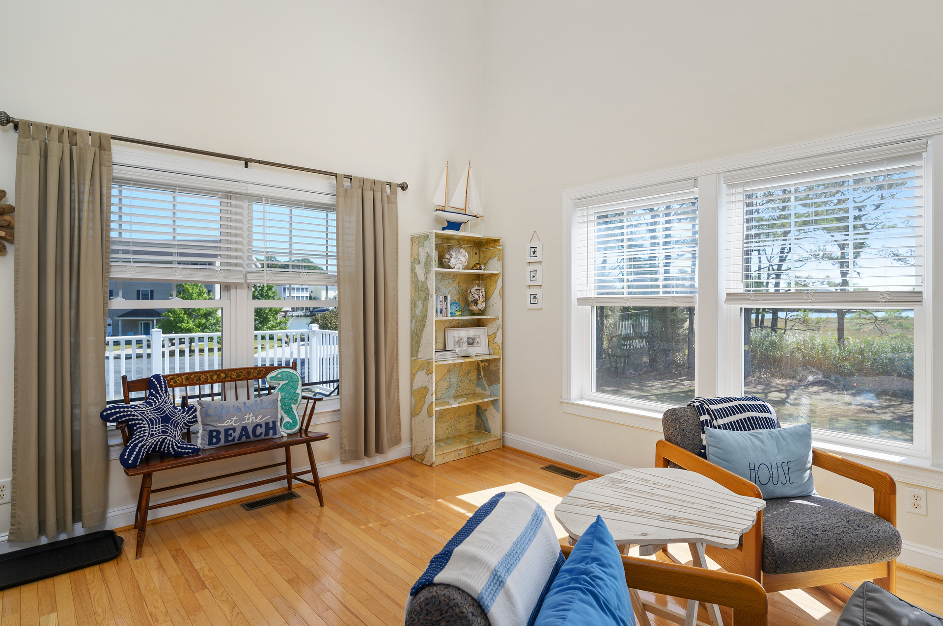 Stunning Views of the Marsh and Chincoteague Bay.