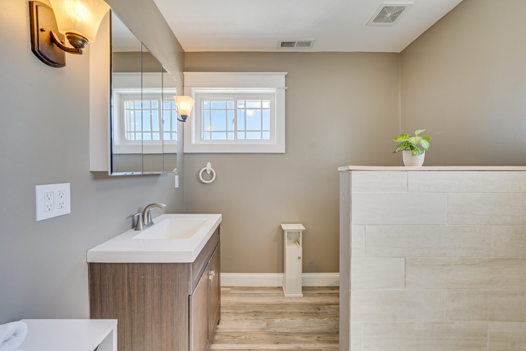 Private Master Bath is spectacular.