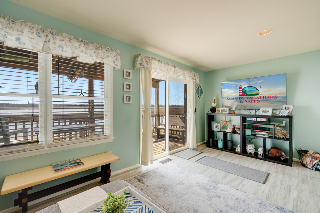 Relax in the comfortable Living Area and enjoy Flat Screen TV and Free WiFi.