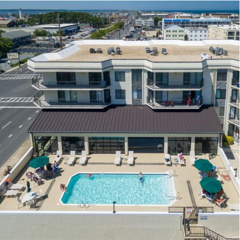 Hawaiian Village offers an Outdoor Pool!