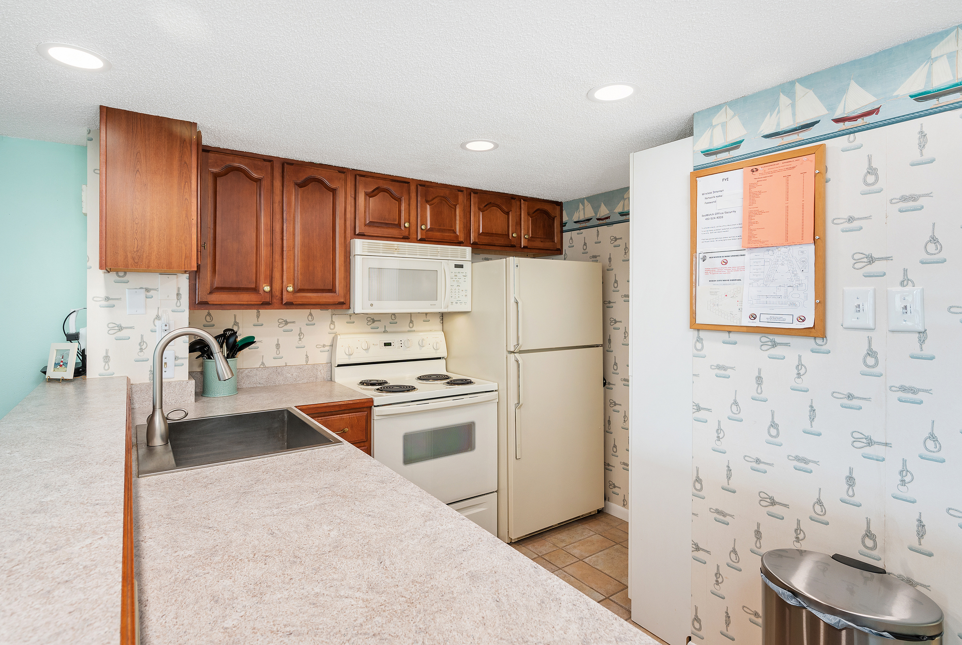 Everything you need to make mealtime an Ocean Breeze.