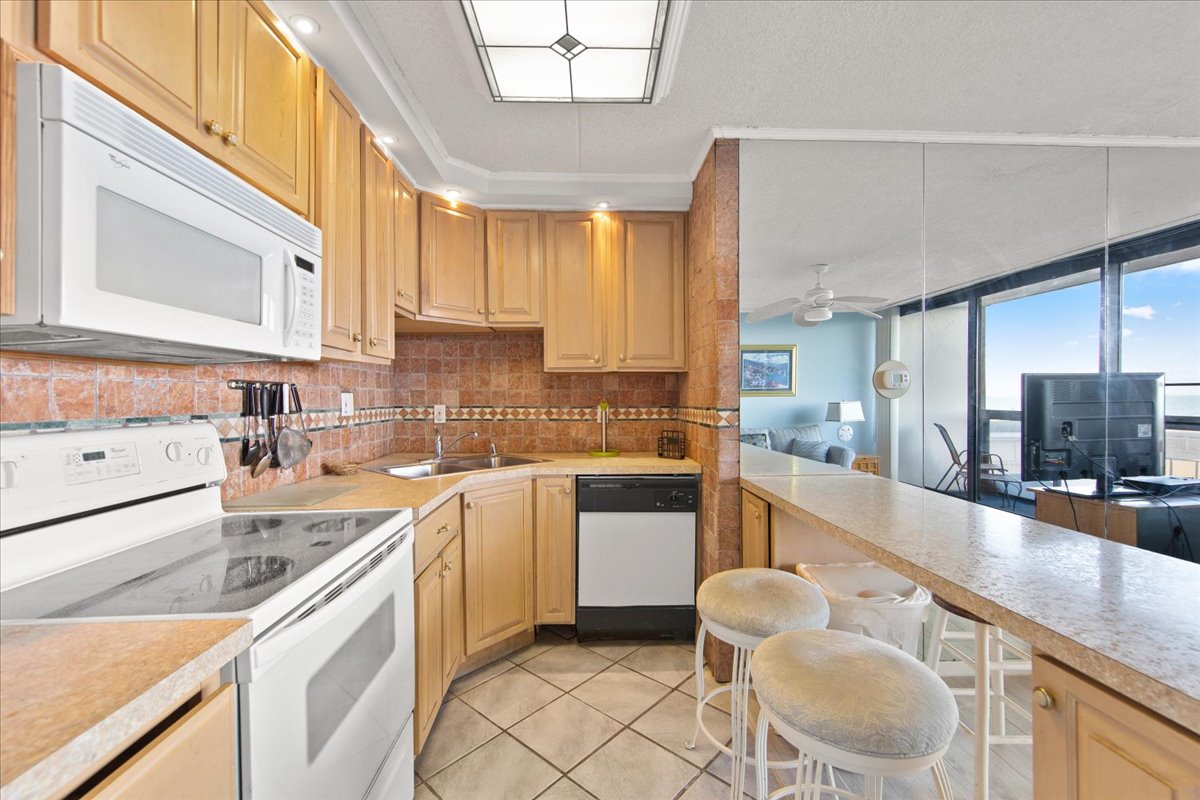 Grab a quick bite to eat before you hit the Beach.