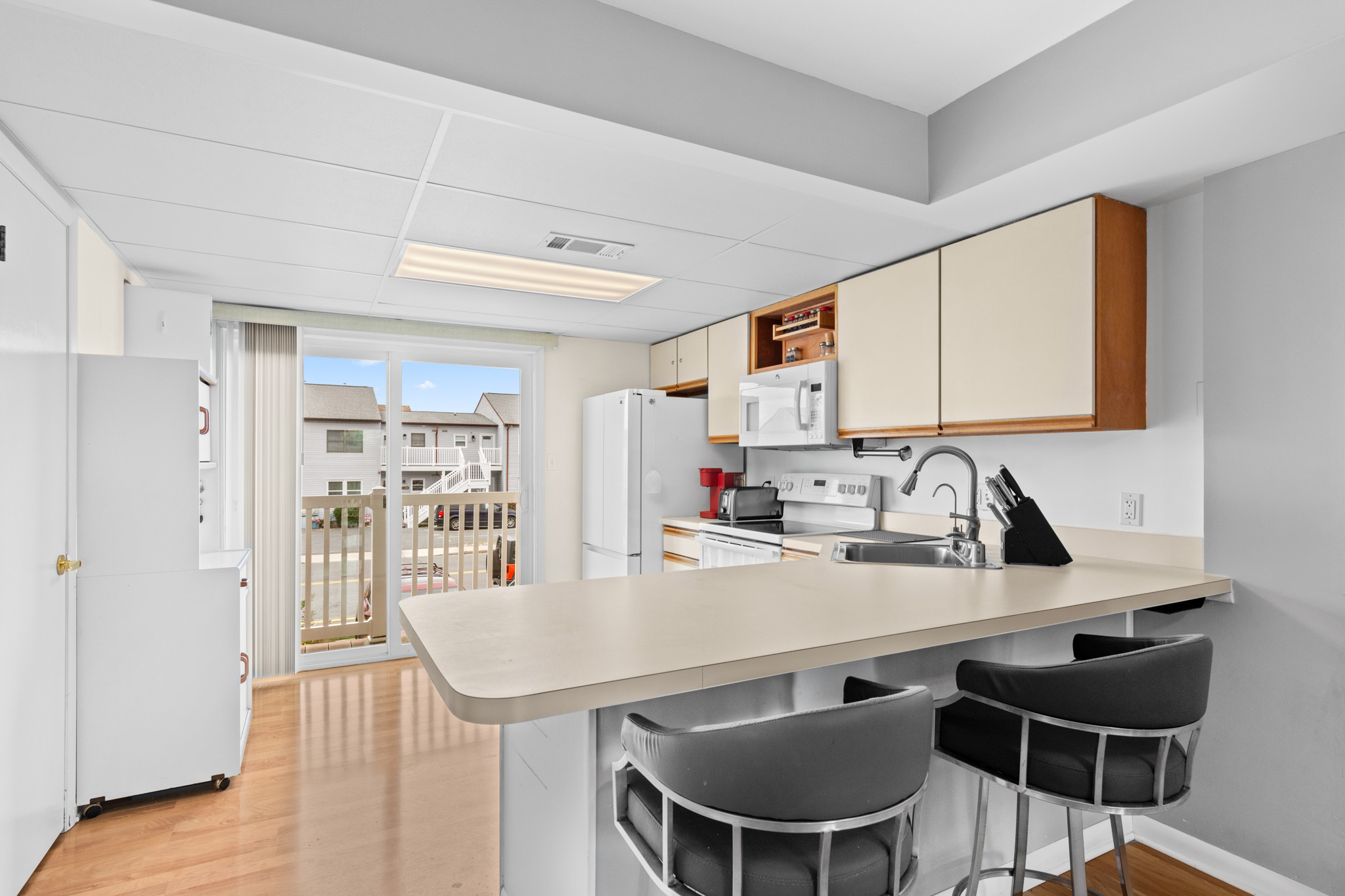 Enjoy a quick bite to eat at the Breakfast Bar before heading out!