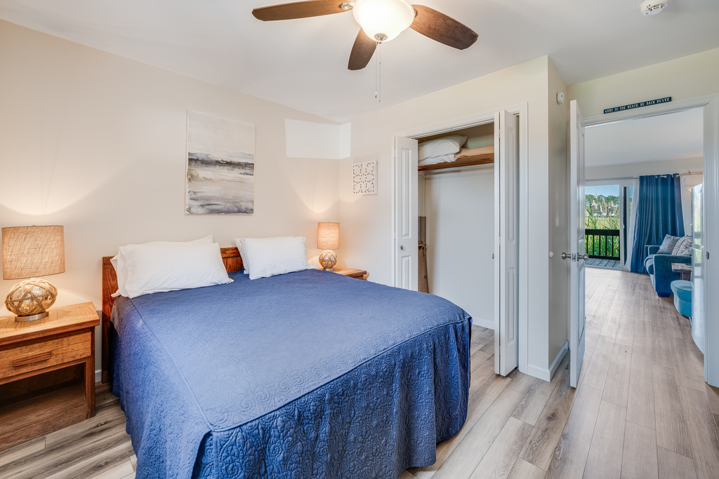 Clean & Comfy Beach Getaway.