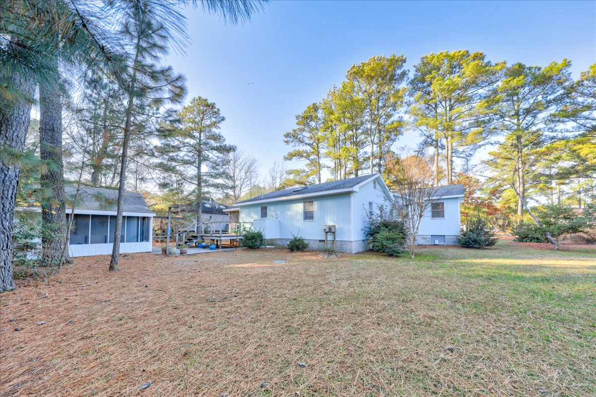 Huge Yard to run and play in.