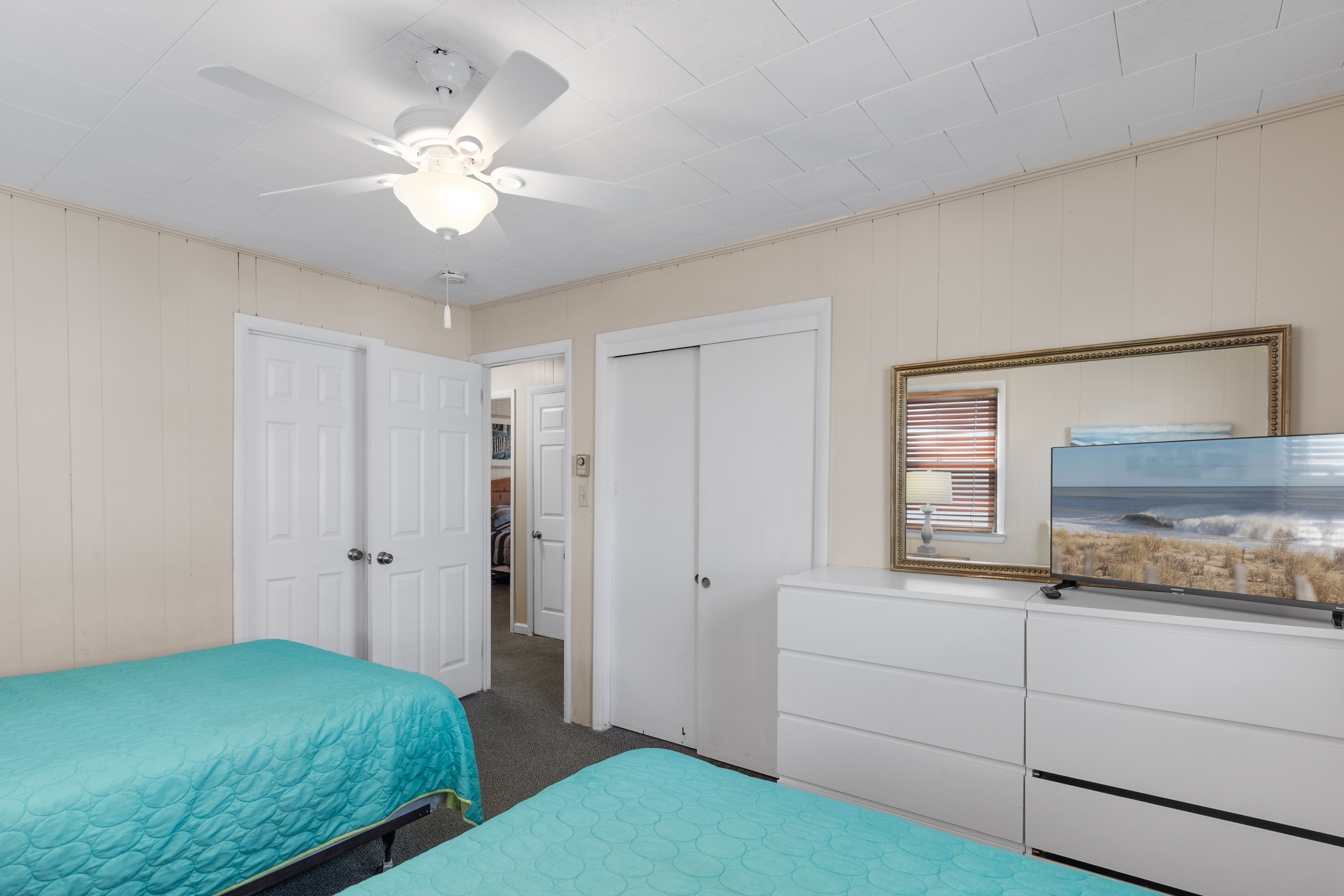 Plenty of space and you'll love the Flat Screen TV!