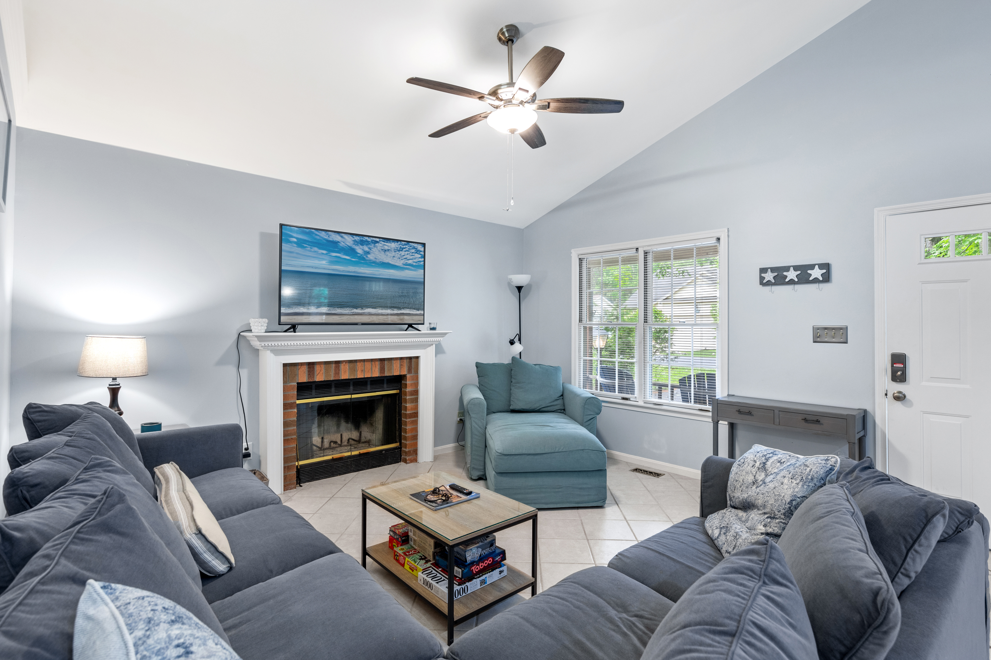 Plenty of cozy seating for the whole family, you'll never feel crowded!