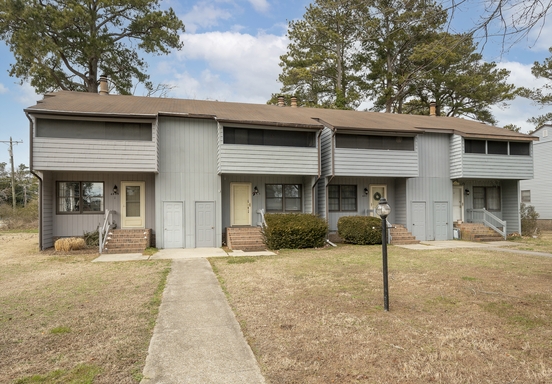 You're super close to Attractions, the Beach, and Dining.