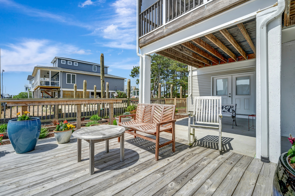 Your Song sleeps 10 in pure comfort and style!