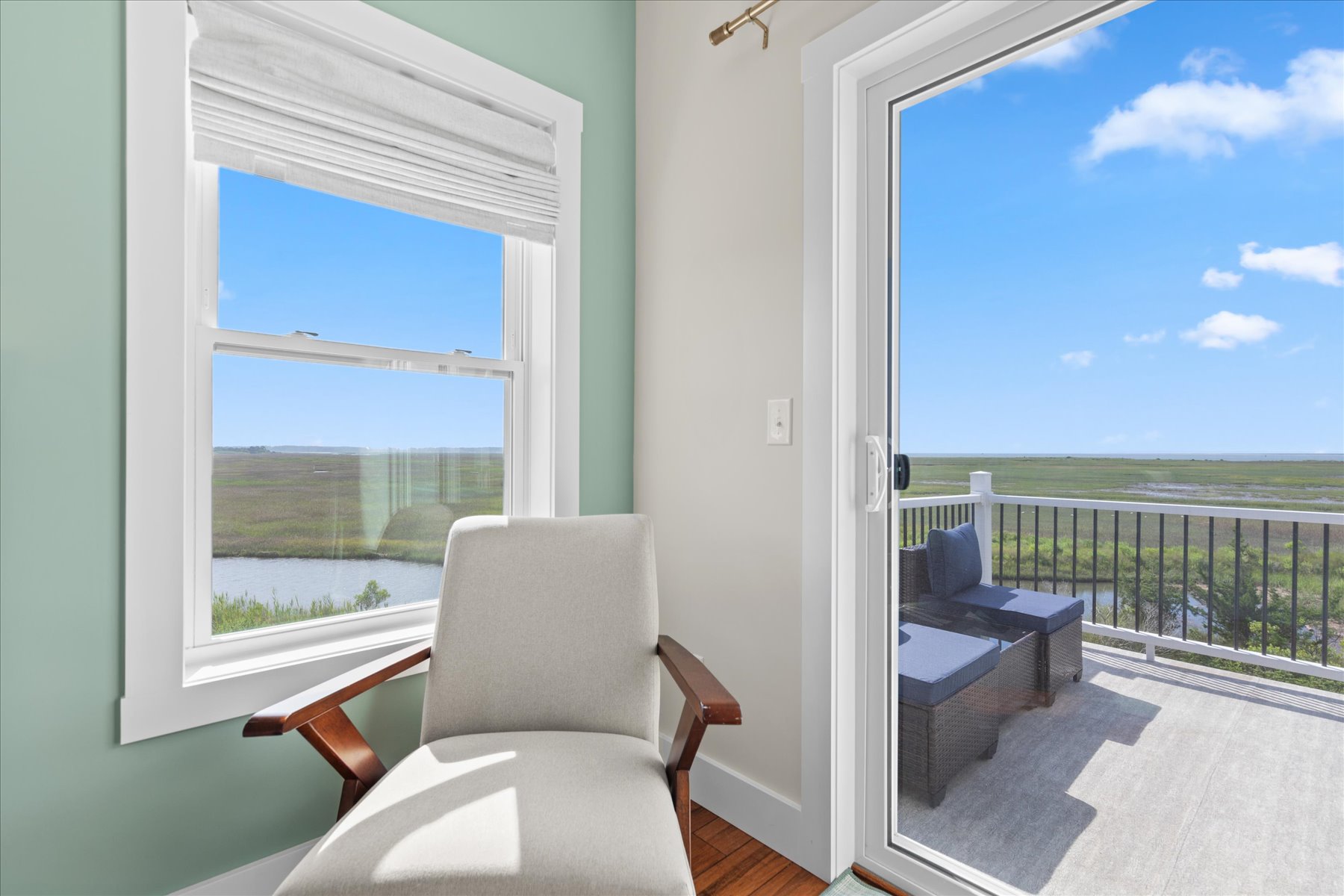 Slip out to the Deck to take in more amazing Views.