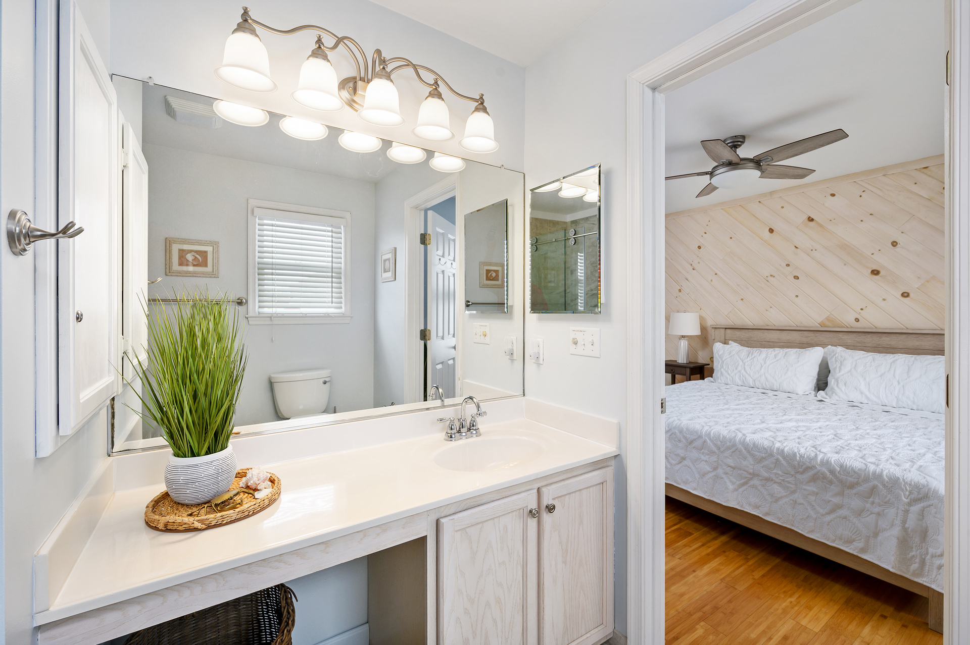 Plenty of space to freshen up before heading out to explore all that Ocean City has to offer!