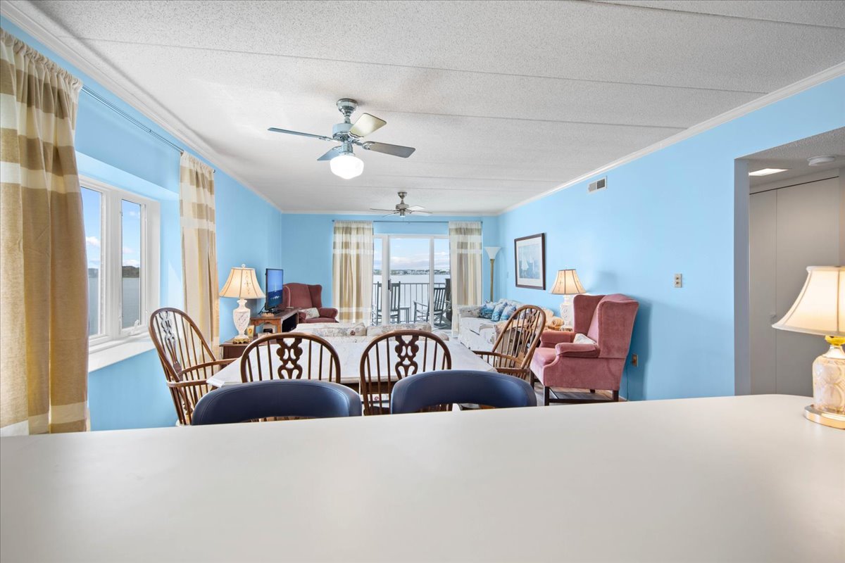 Sweeping Bay Views even while you are preparing meals for the Family!