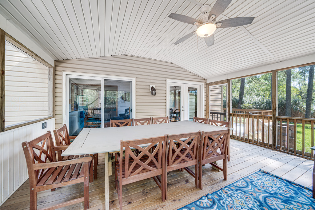 Slip out to the huge Screened Porch with both a Dining Area and comfy seating just for hanging out!