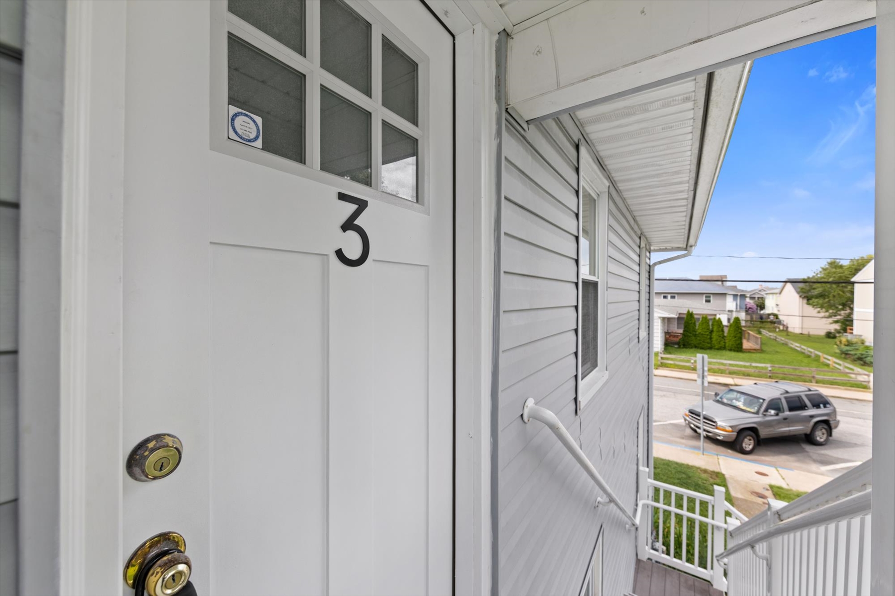 03-808 St Louis Ave #3-3