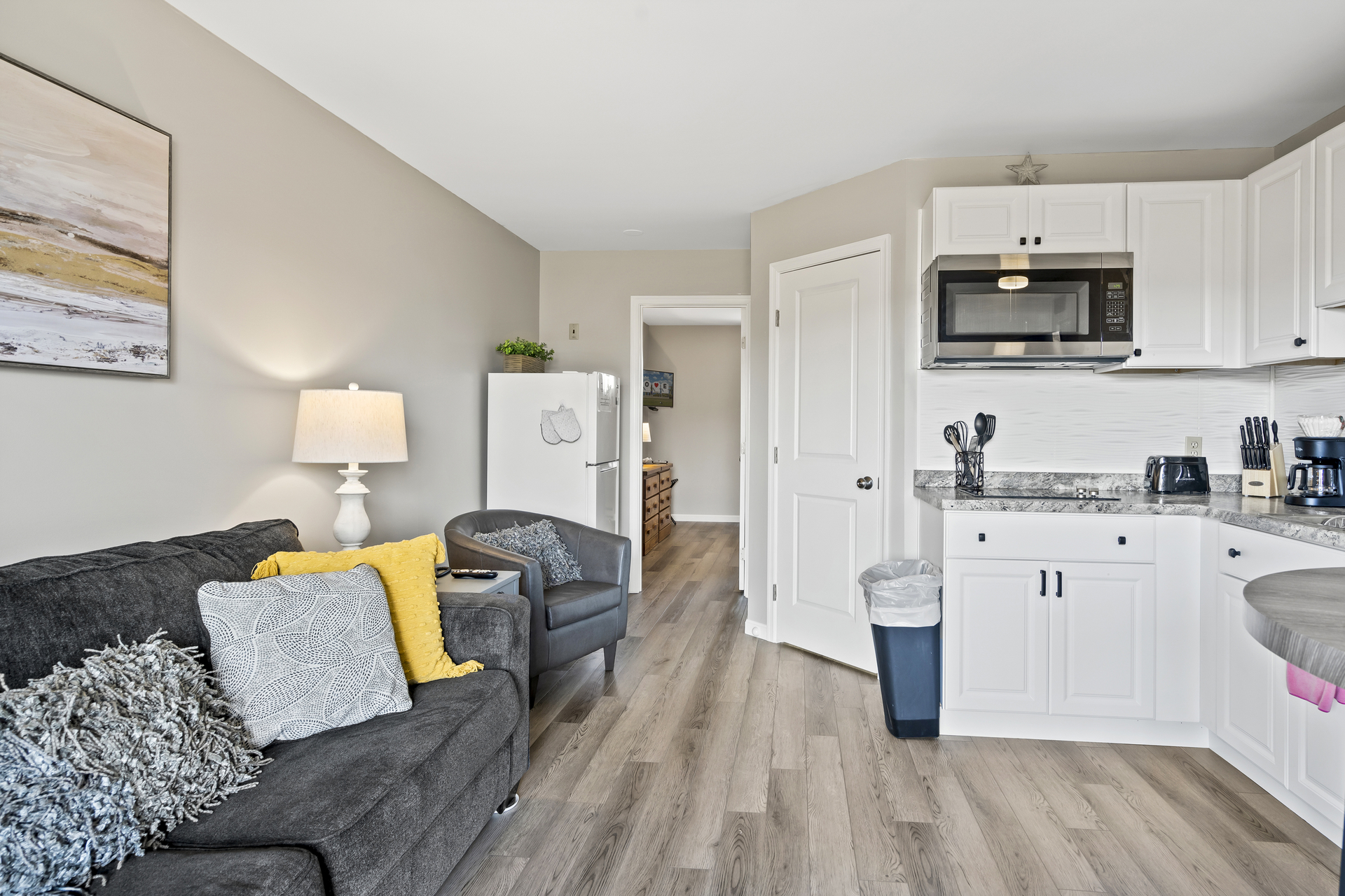 This adorable Suite sleeps 4 and is 5 minutes to Assateague National Seashore.