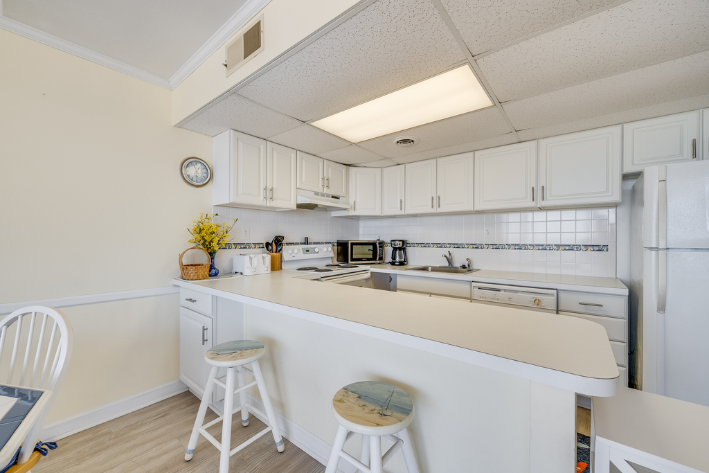 Grab a quick bite before you hit the Beach at the Breakfast Bar!