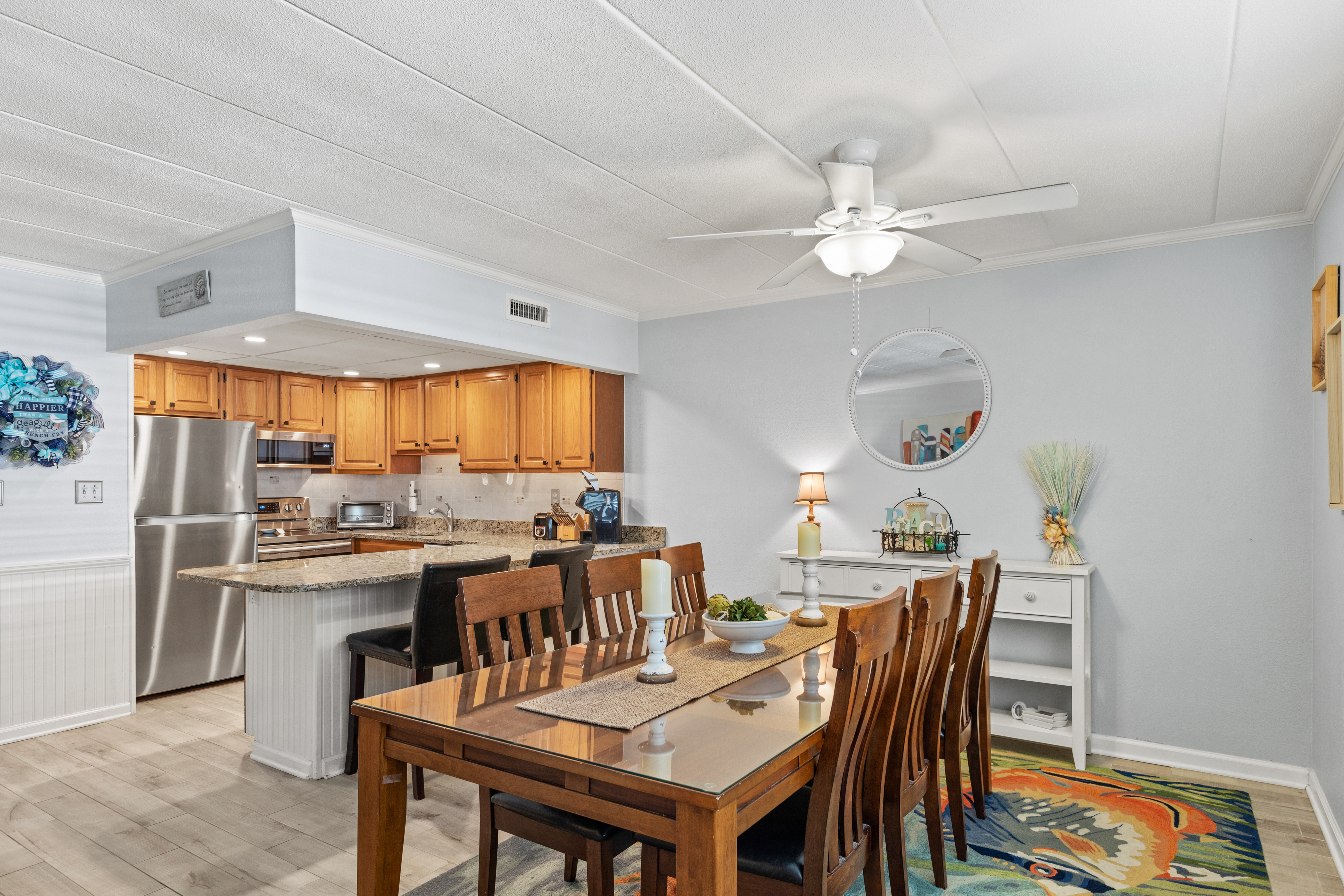 Enjoy your fresh Eastern Shore seafood in the Dining Area that seats 6.