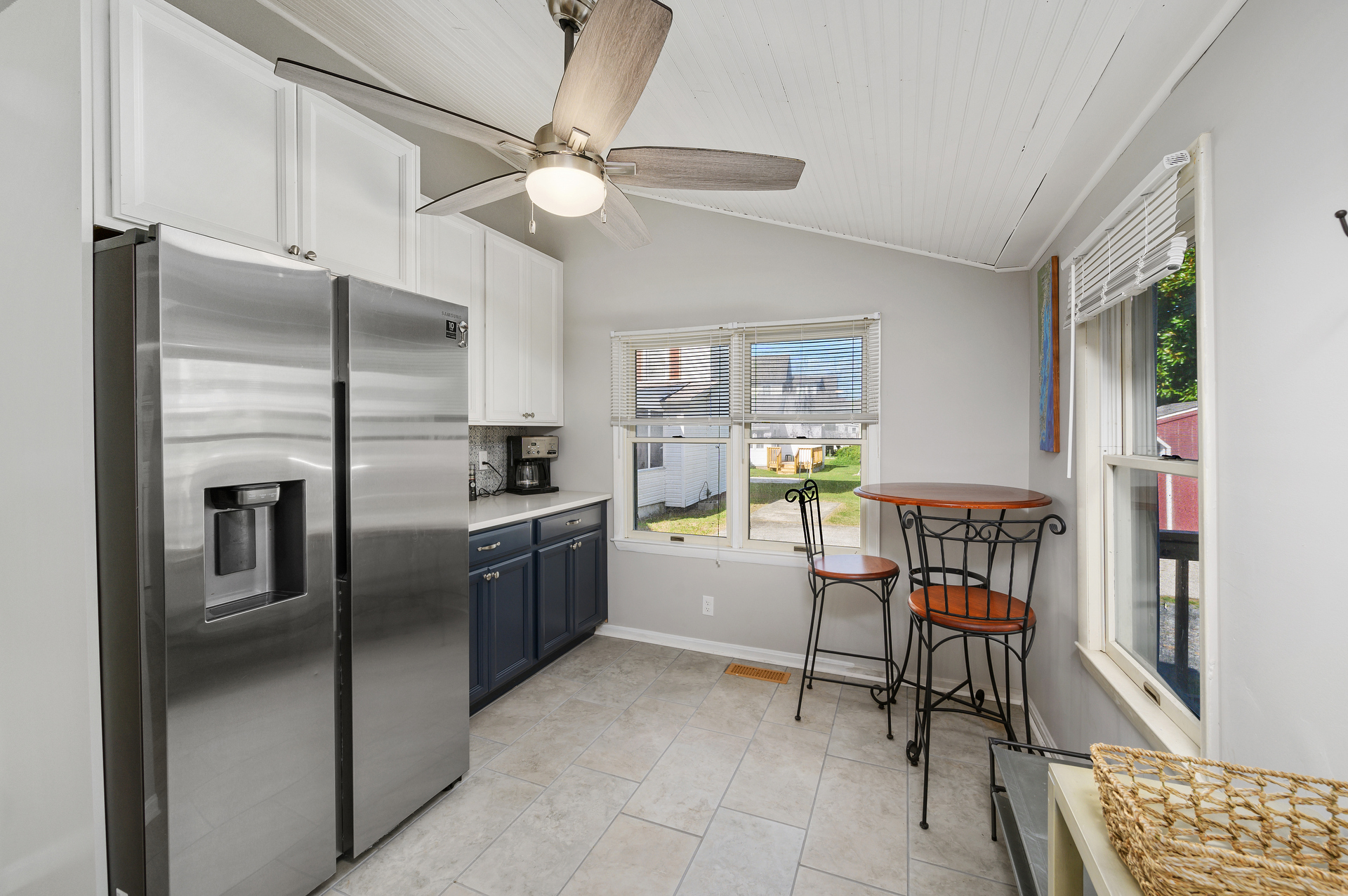 Grab a quick bite in the Breakfast Nook before hitting the Beach.